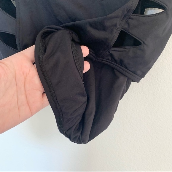 Carmen Marc Valvo Cutout-side Bandeau Swimsuit in black size 6 - Picture 6 of 8